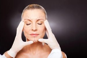 How Does an Ultherapy Treatment Compare to a Facelift?